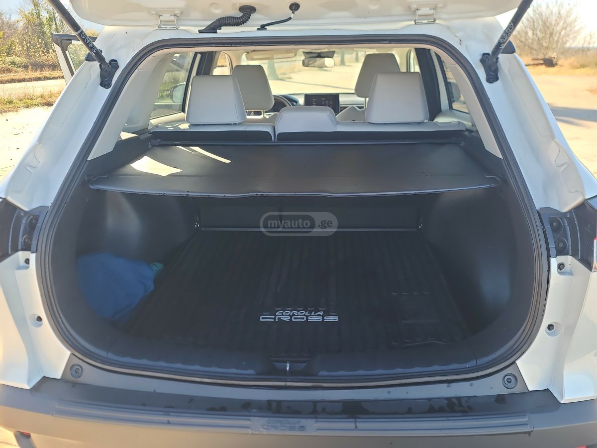 Toyota LE 4dr All-Wheel Drive CVT — миниатюра 10