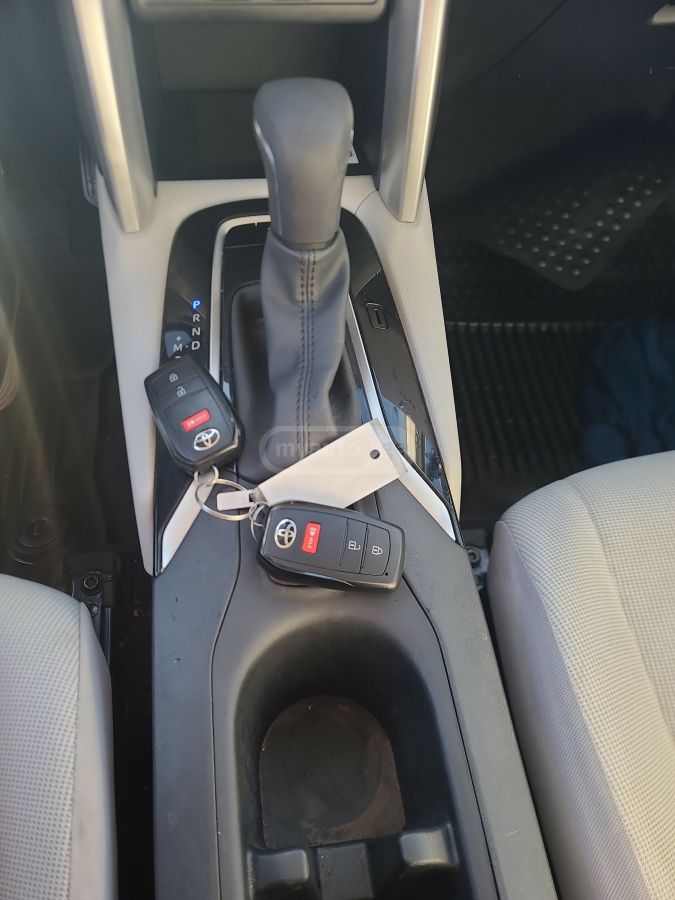 Toyota LE 4dr All-Wheel Drive CVT — миниатюра 12