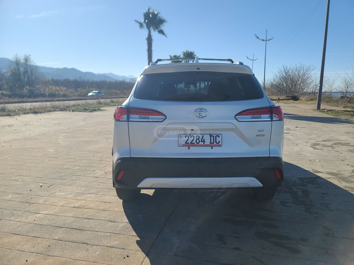 Toyota LE 4dr All-Wheel Drive CVT — миниатюра 6