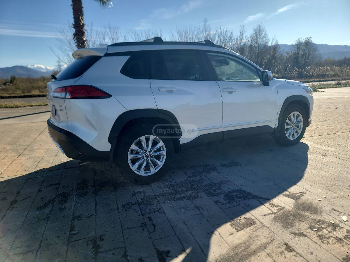 Toyota LE 4dr All-Wheel Drive CVT — миниатюра 7