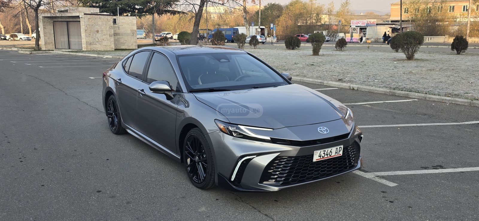 Toyota Camry - фото 1