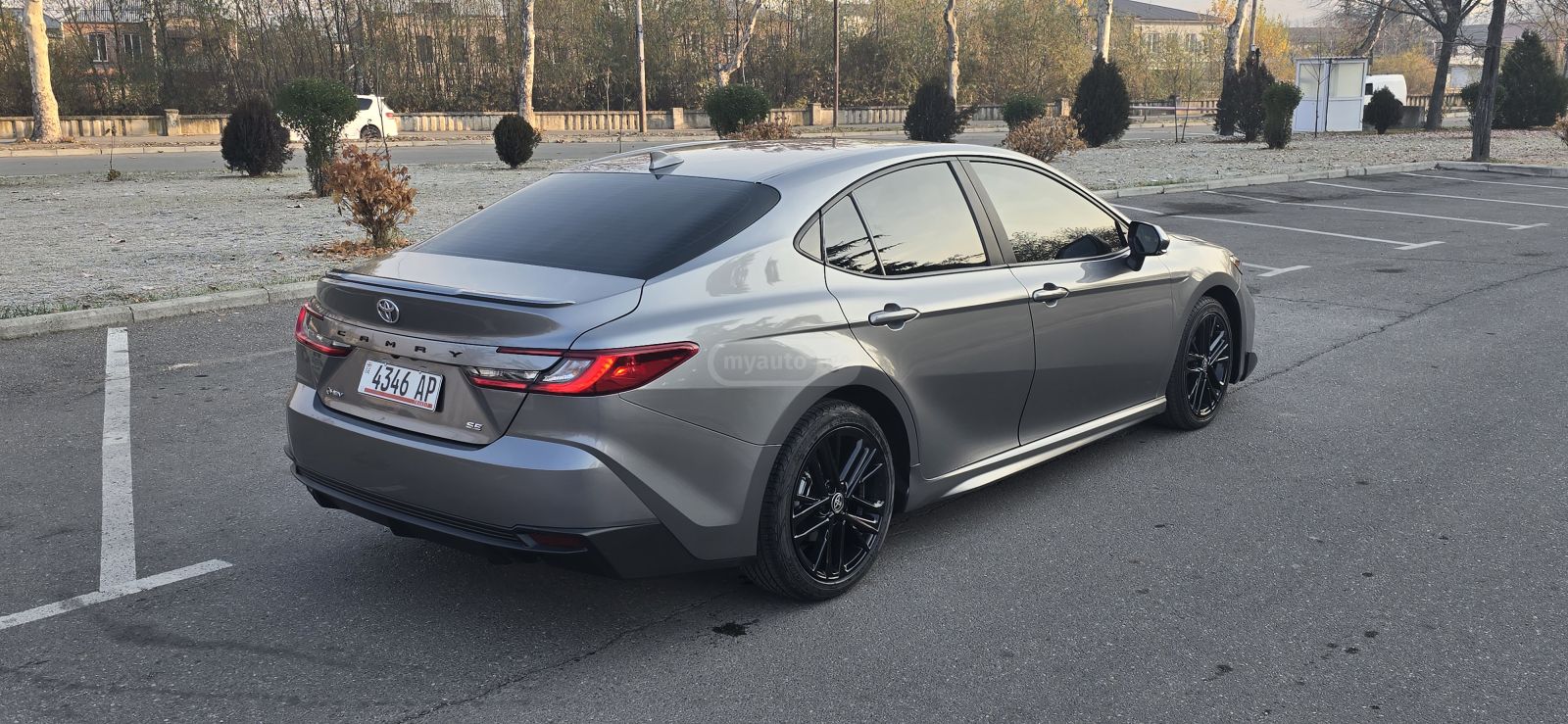 Toyota Camry - фото 2