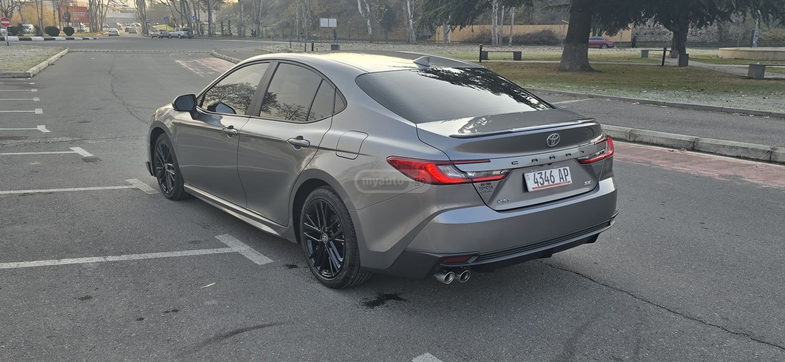Toyota Camry - фото 3