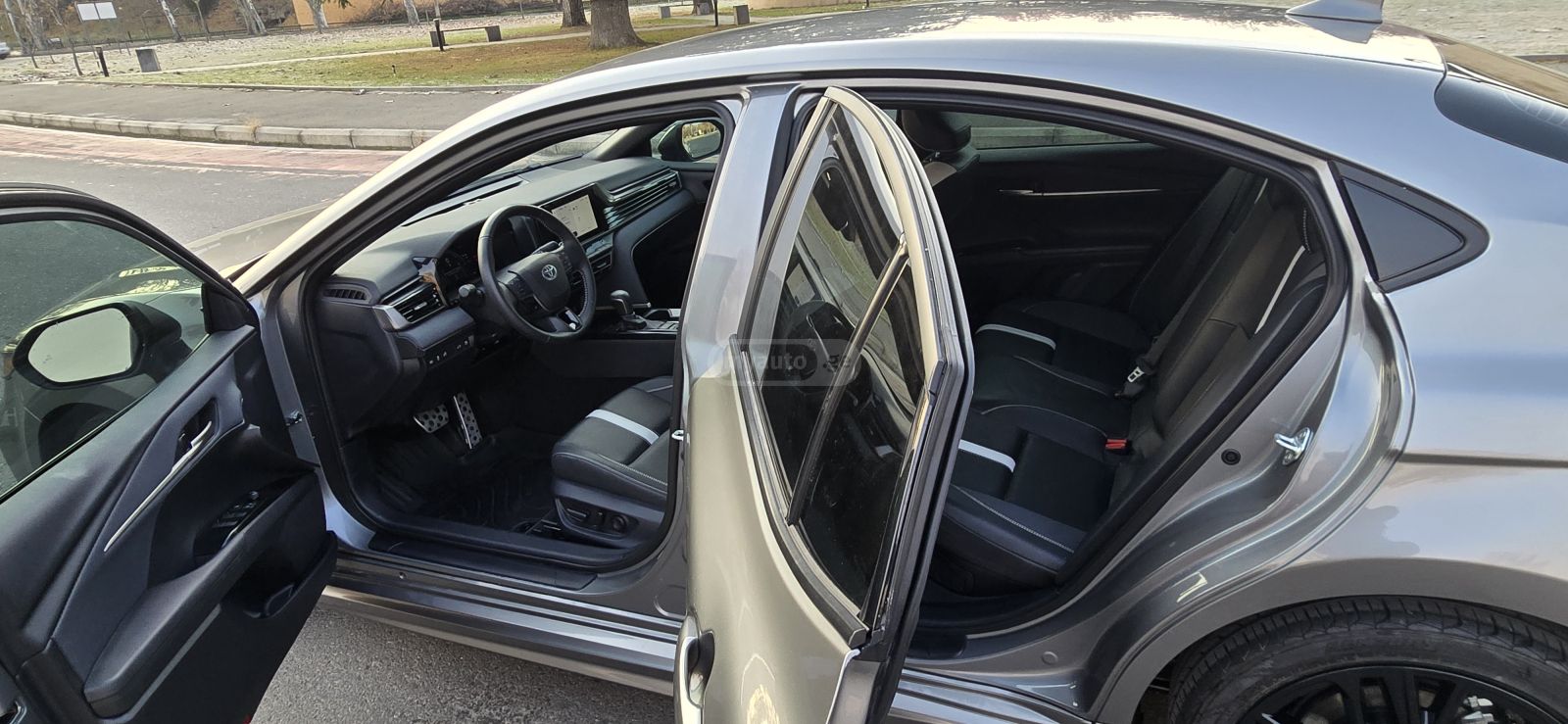 Toyota Camry - фото 8