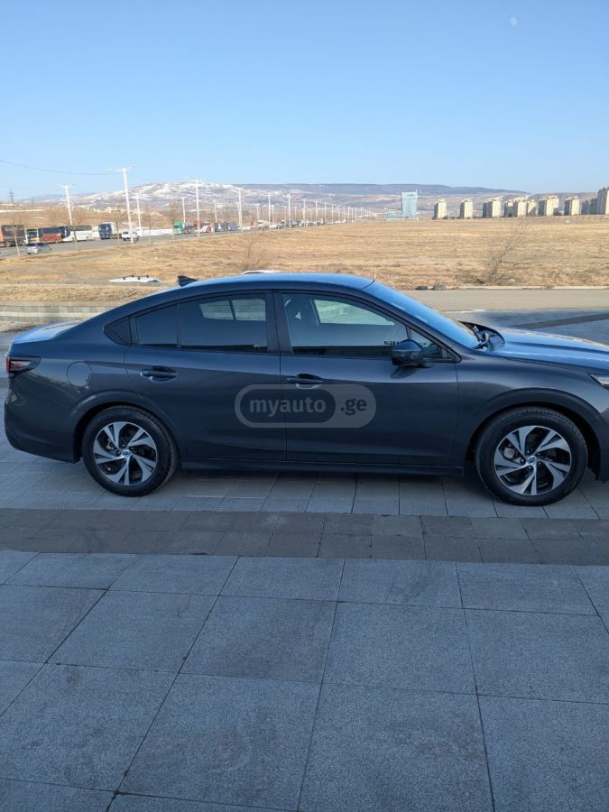 Subaru Legacy - фото 2