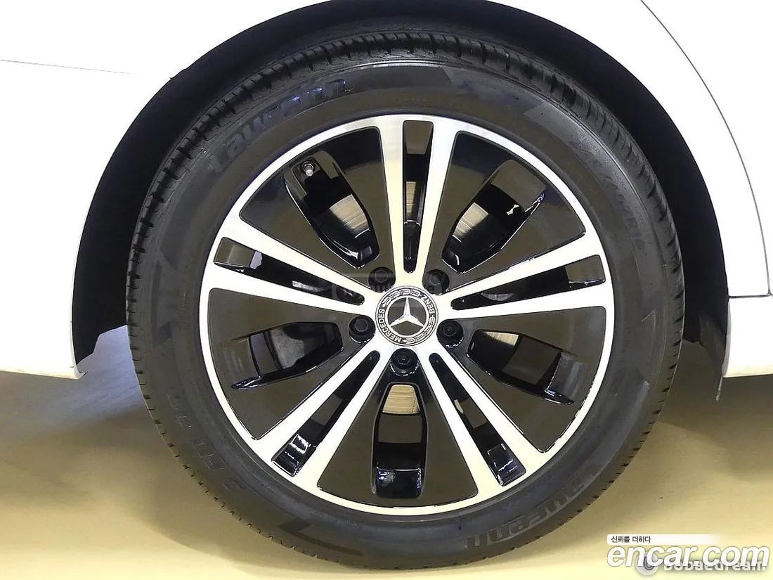 Mercedes-Benz E 63 AMG 2021 — миниатюра 5