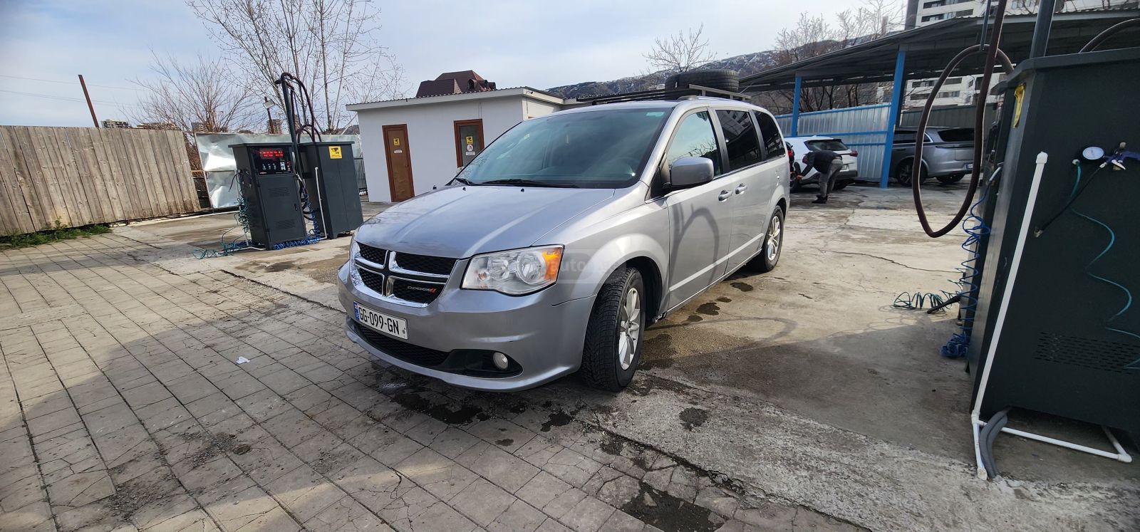 Dodge Caravan - фото 1