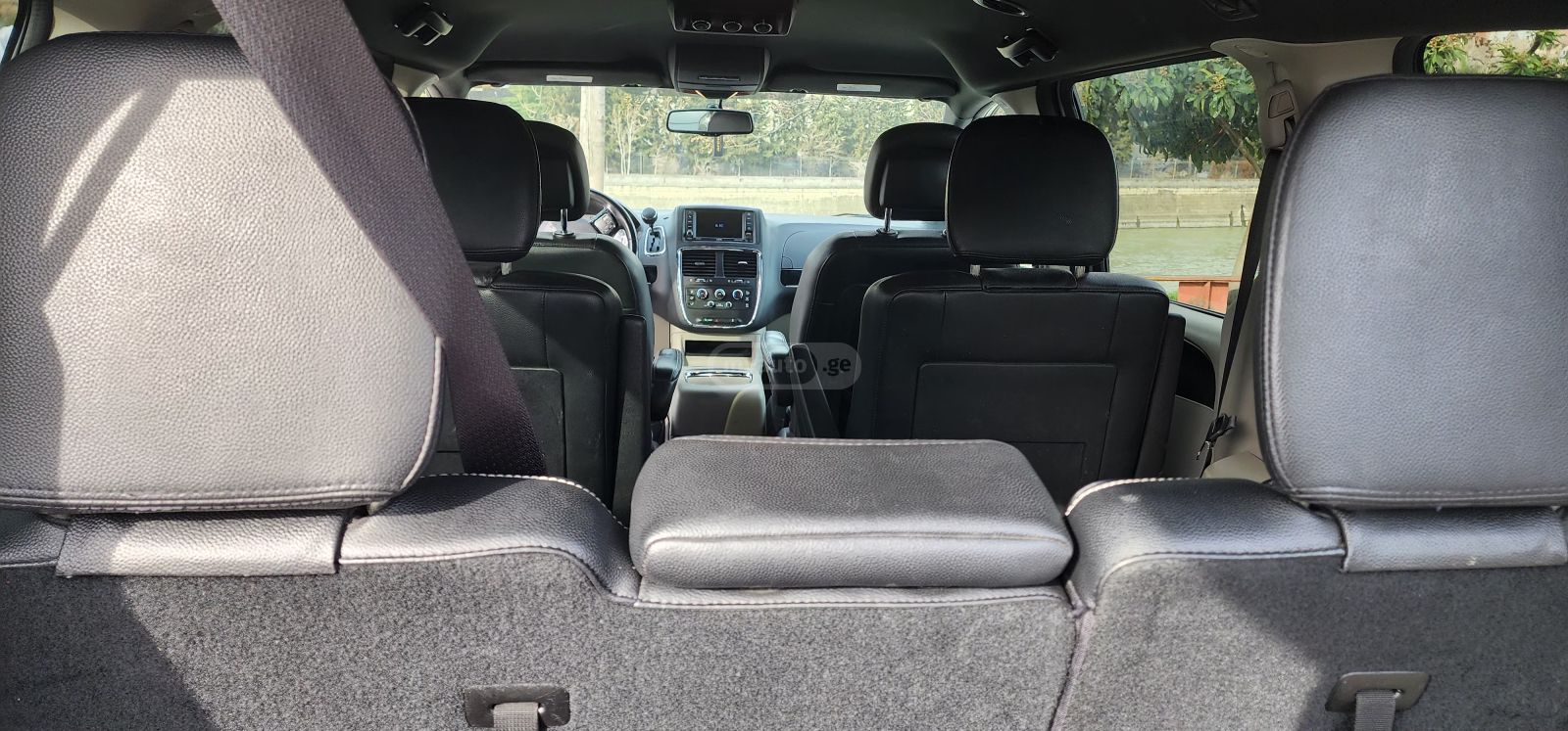 Dodge Caravan - фото 4