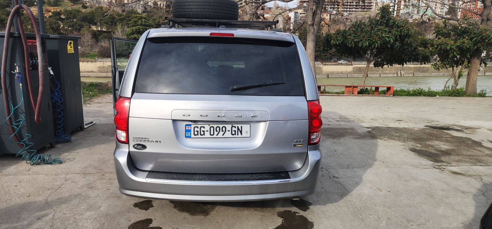 Dodge Caravan - фото 9