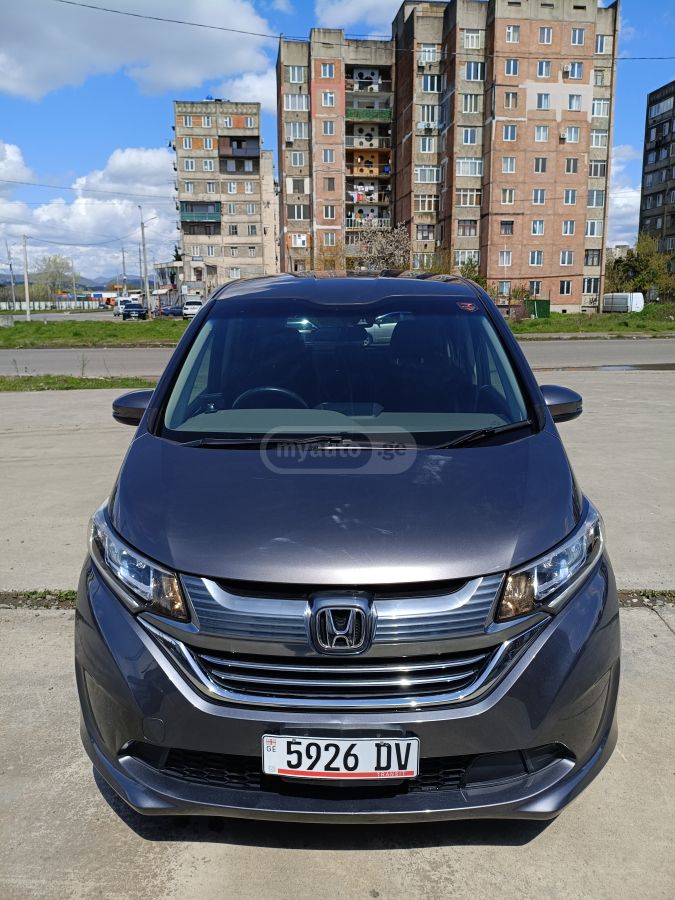 Honda Freed - фото 1