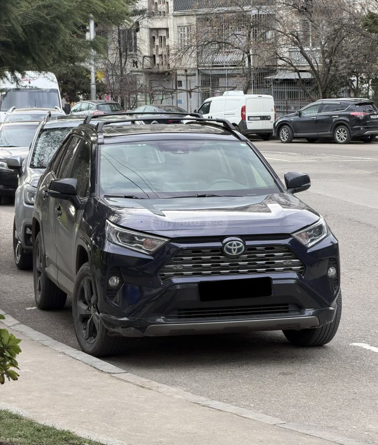 Toyota XSE 4dr All-Wheel Drive CVT — миниатюра 1