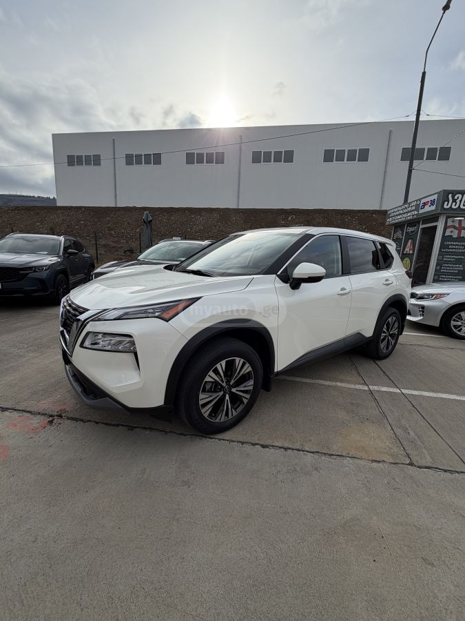 Nissan Rogue - фото 1