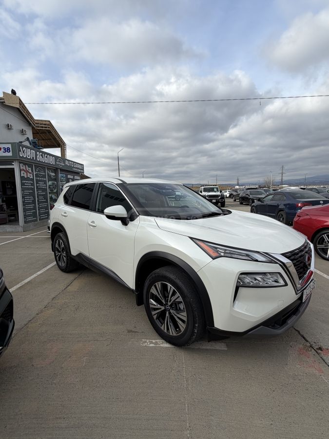 Nissan SV 4dr All-Wheel Drive CVT — миниатюра 2