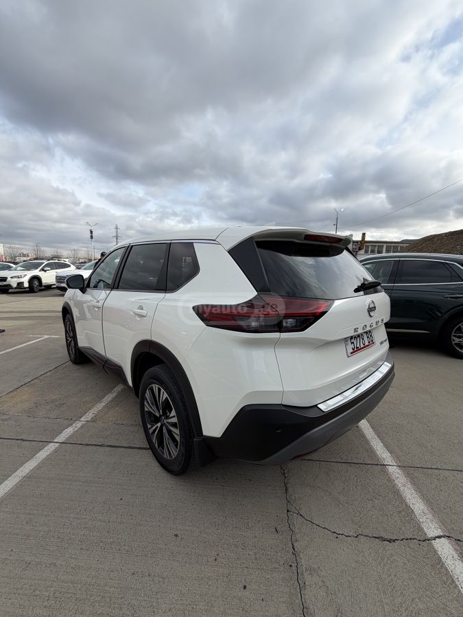 Nissan SV 4dr All-Wheel Drive CVT — миниатюра 4