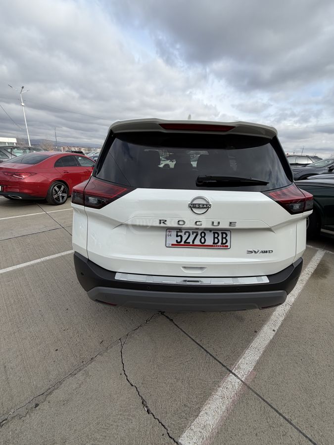 Nissan SV 4dr All-Wheel Drive CVT — миниатюра 5