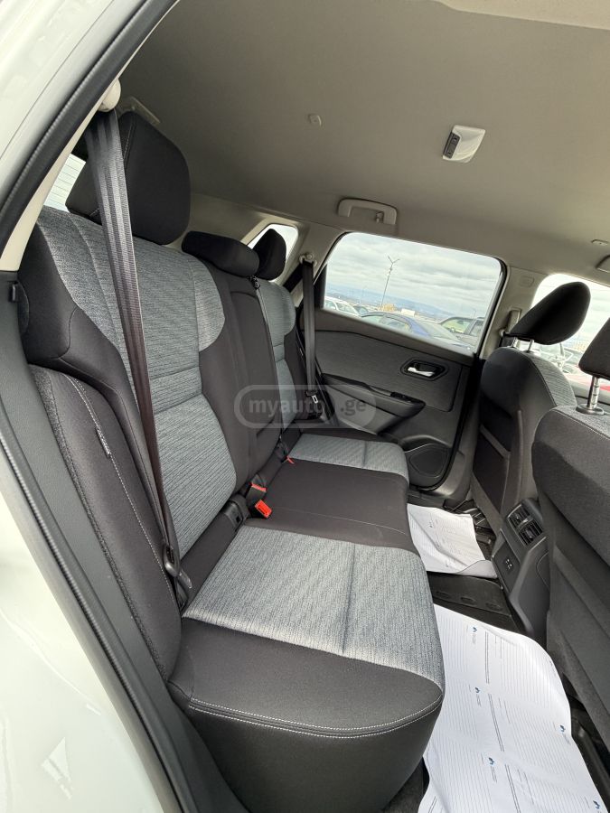 Nissan SV 4dr All-Wheel Drive CVT — миниатюра 7