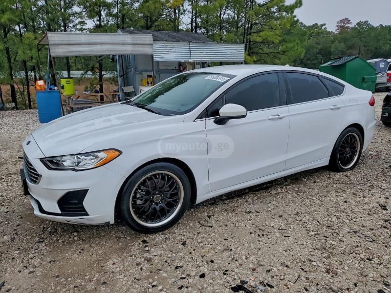 Ford Fusion - фото 1