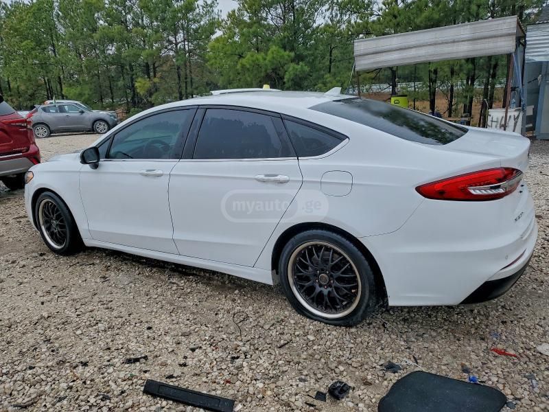 Ford Fusion - фото 3