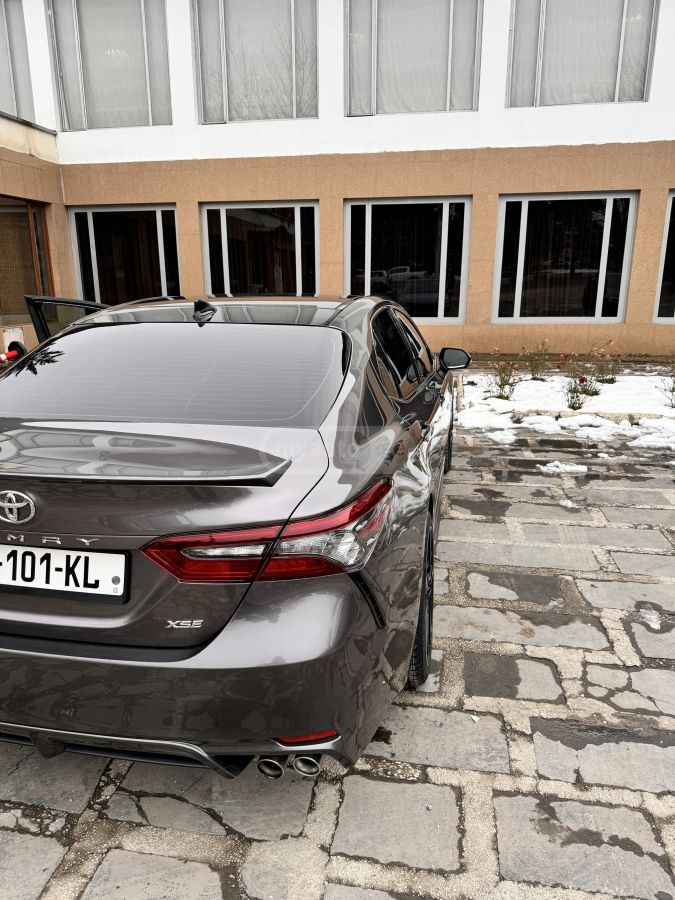 Toyota Camry - фото 2