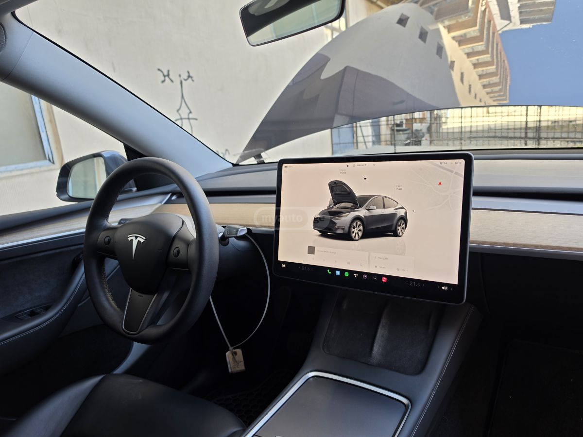 Tesla Dual Motor Long Range — миниатюра 7