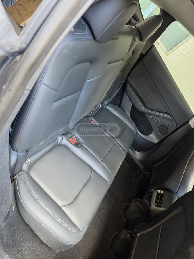 Tesla Dual Motor Long Range — миниатюра 8