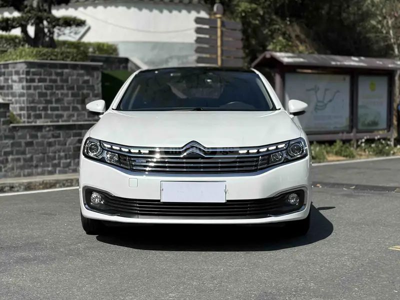 Citroen C6 2021 — миниатюра 2