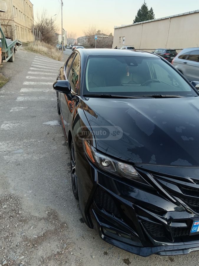 Toyota SE Nightshade 4dr Front-Wheel — миниатюра 12