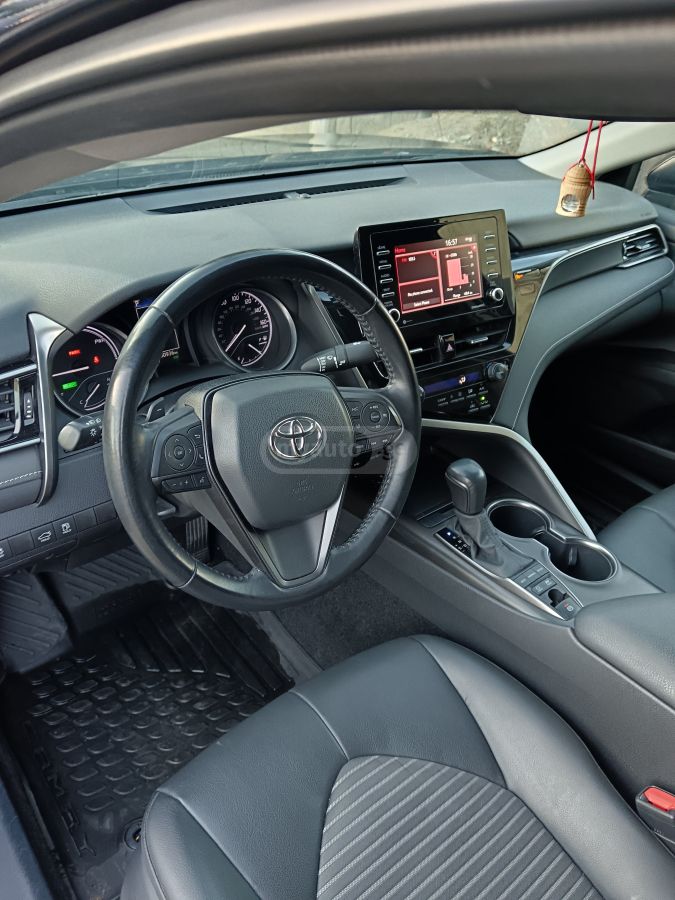 Toyota SE Nightshade 4dr Front-Wheel — миниатюра 3