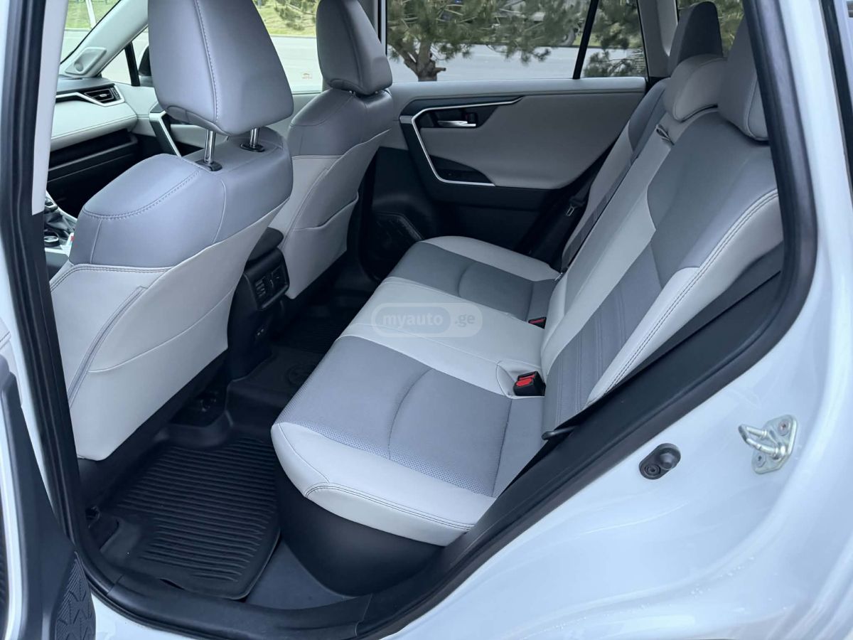 Toyota RAV 4 - фото 11