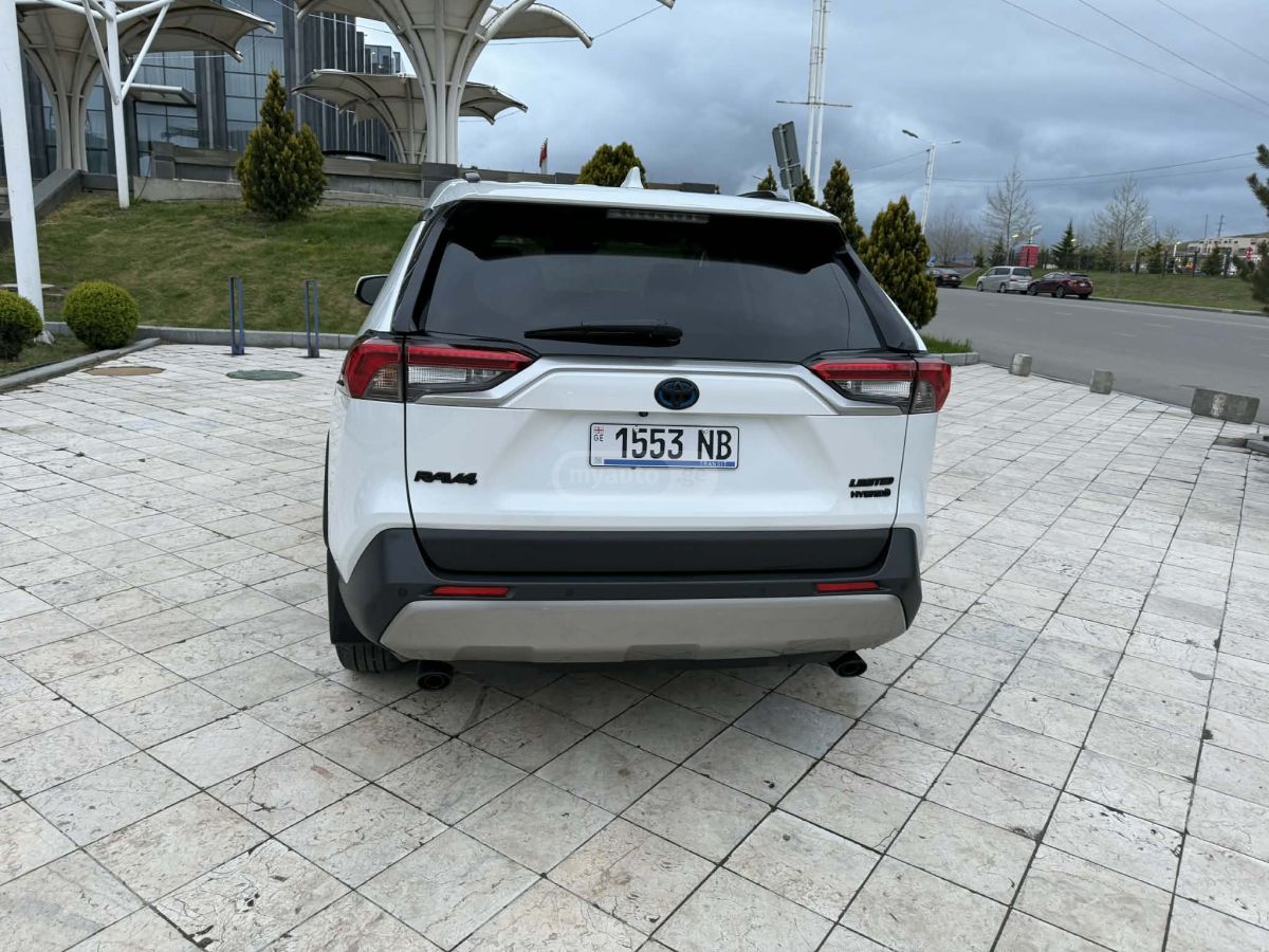 Toyota RAV 4 - фото 5