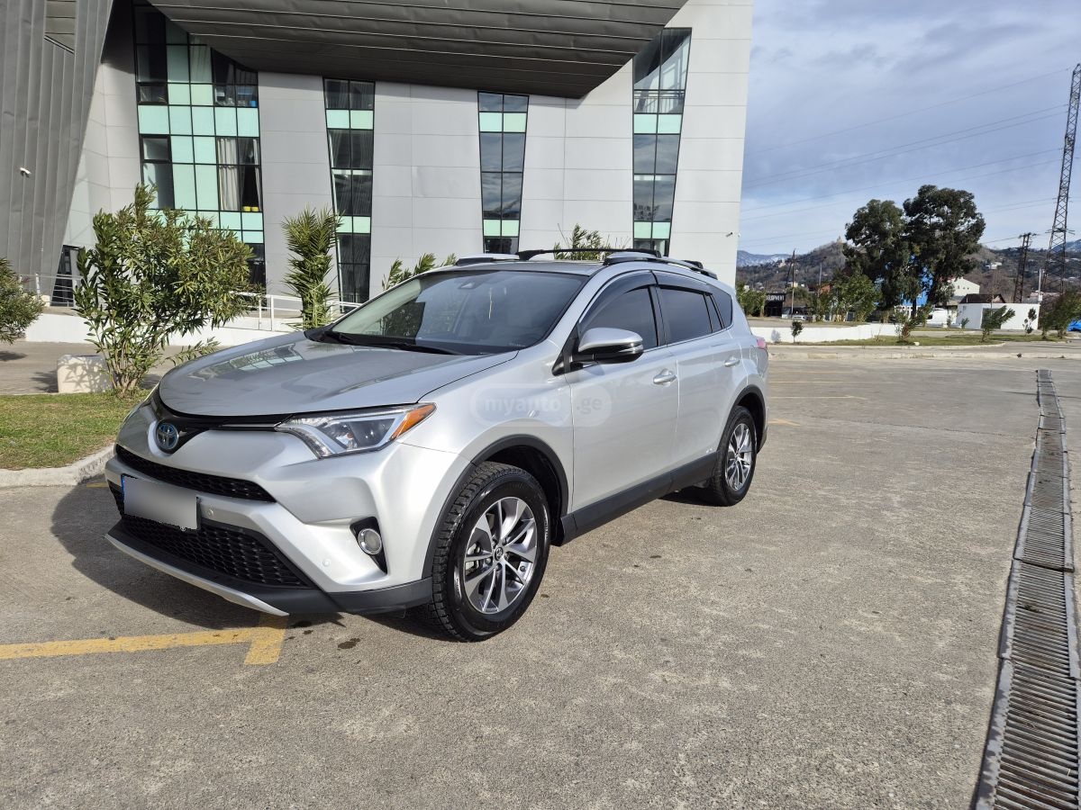 Toyota RAV 4 - фото 1