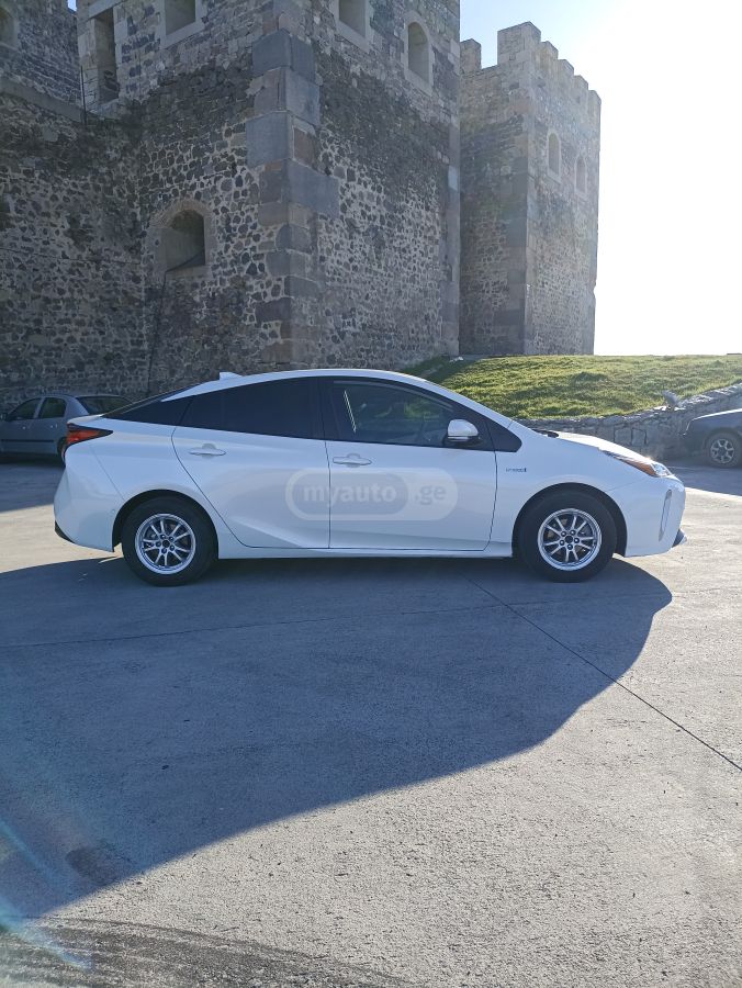 Toyota Prius - фото 4