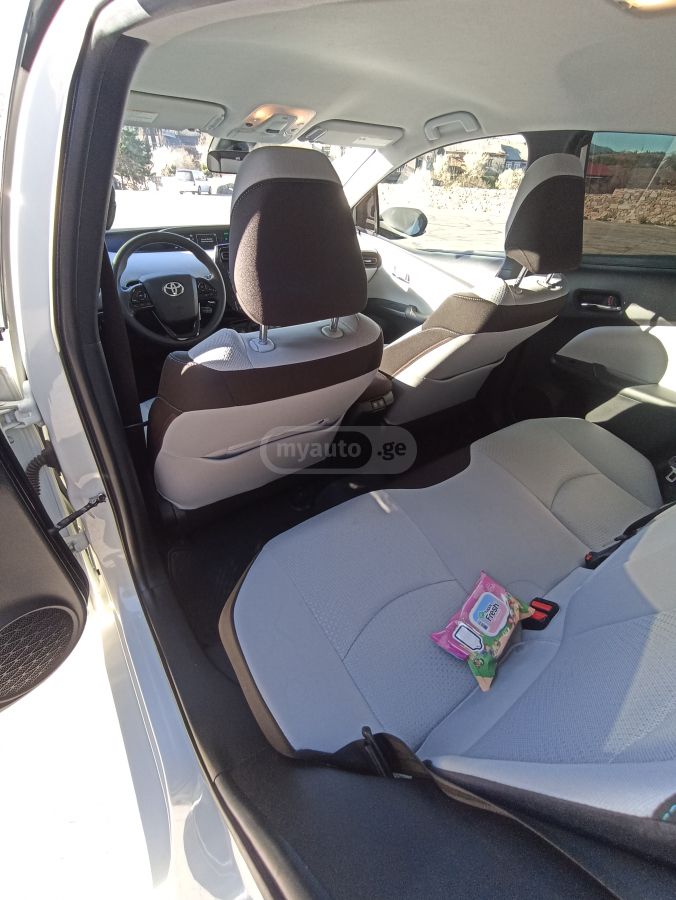Toyota Prius - фото 9