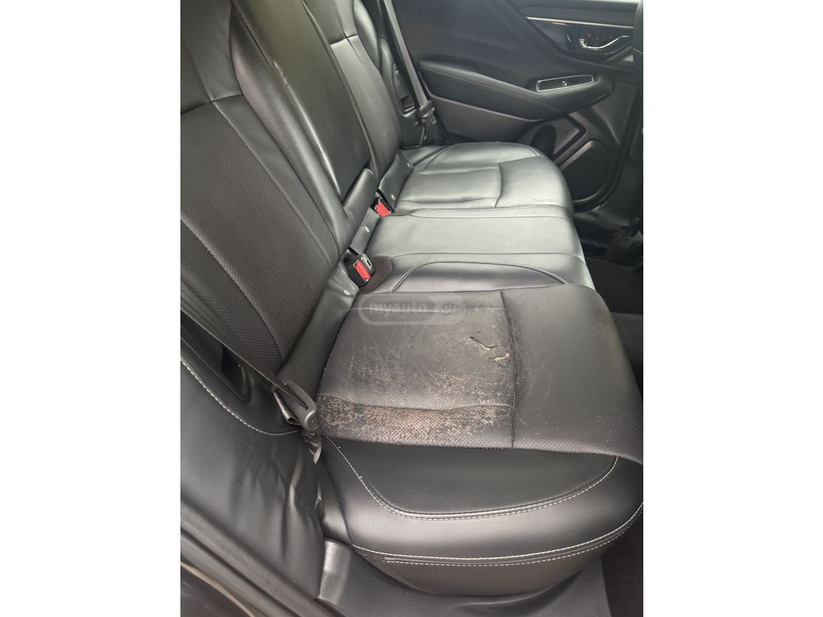 Subaru Limited XT 4dr All-Wheel Drive — миниатюра 9