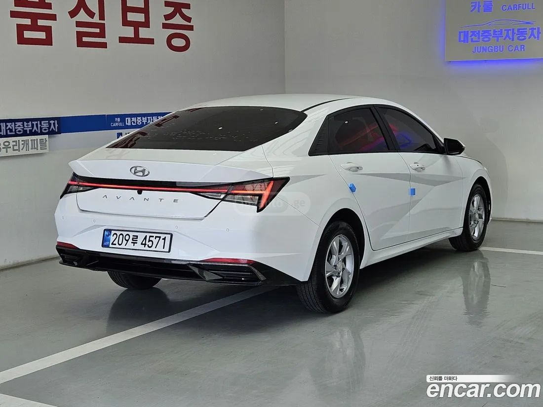 Hyundai Elantra - фото 4