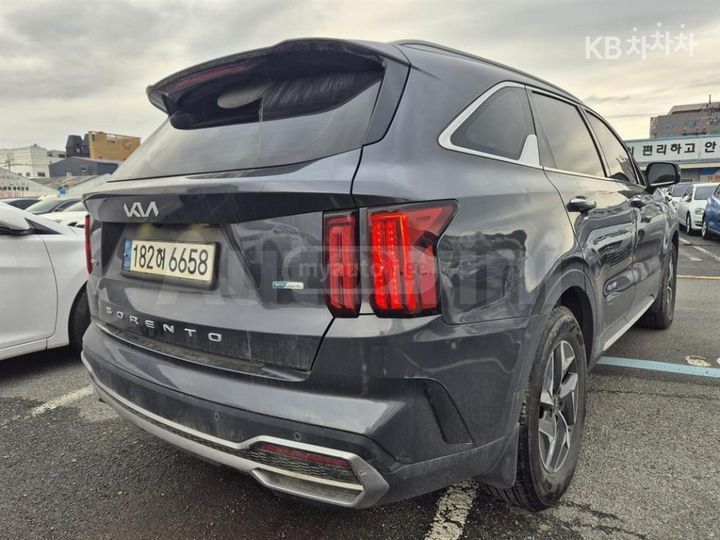Kia Sorento - фото 3