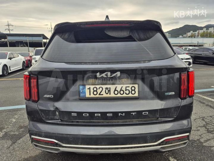 Kia Sorento - фото 4