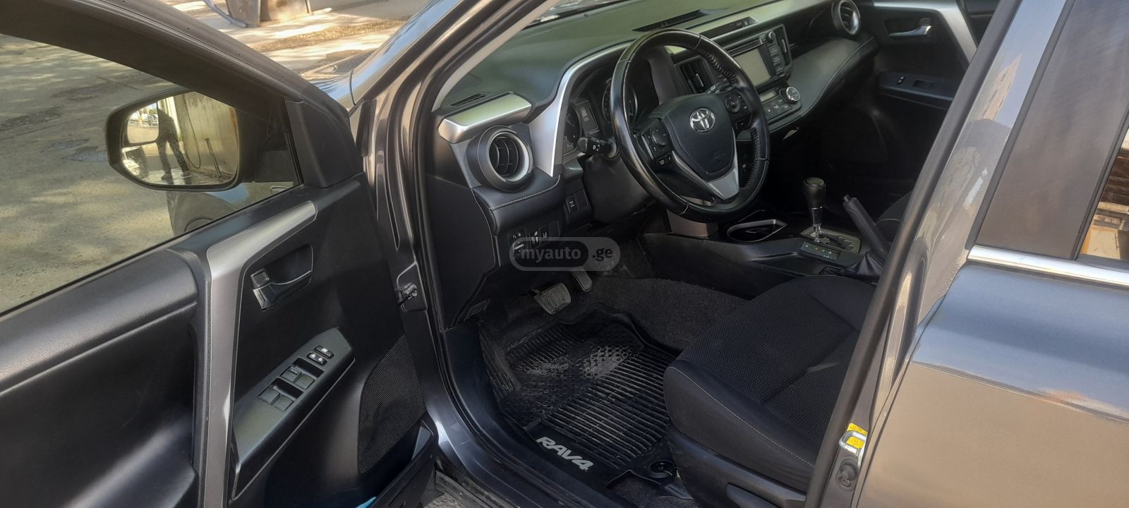 Toyota Rav 4 - фото 6