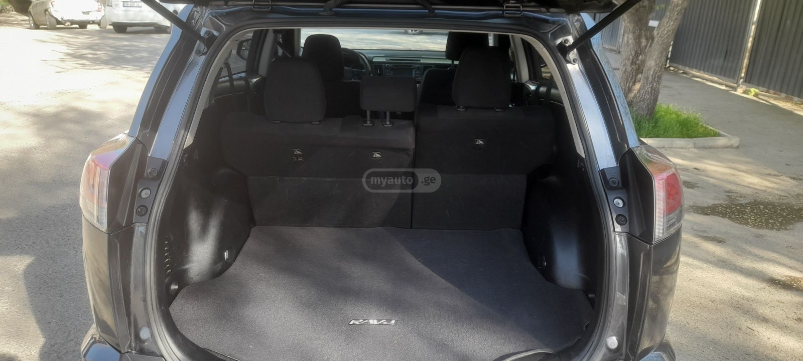 Toyota Rav 4 - фото 7