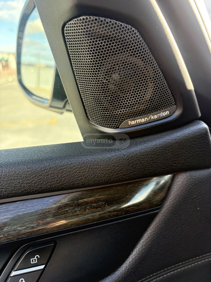 BMW X5 - фото 10