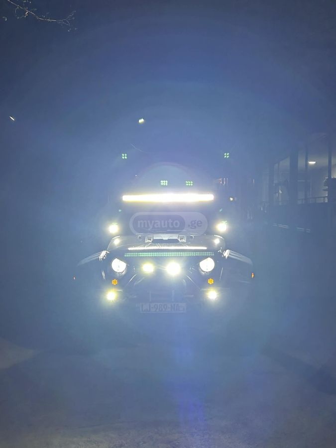 Jeep Wrangler - фото 12