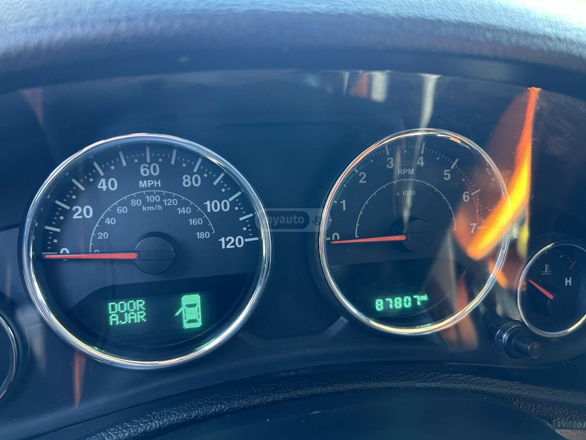 Jeep Wrangler - фото 9