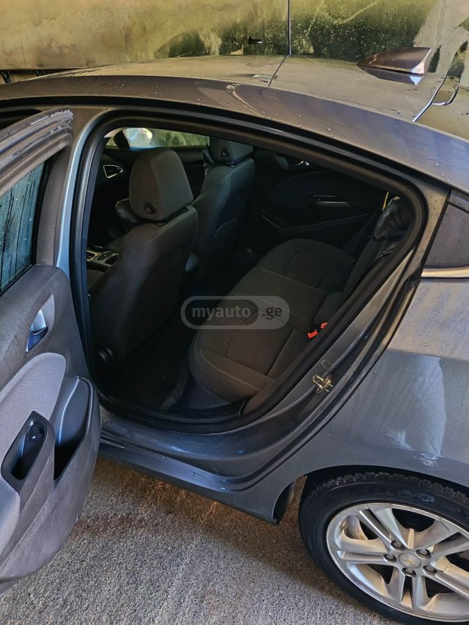 Chevrolet Cruze - фото 3