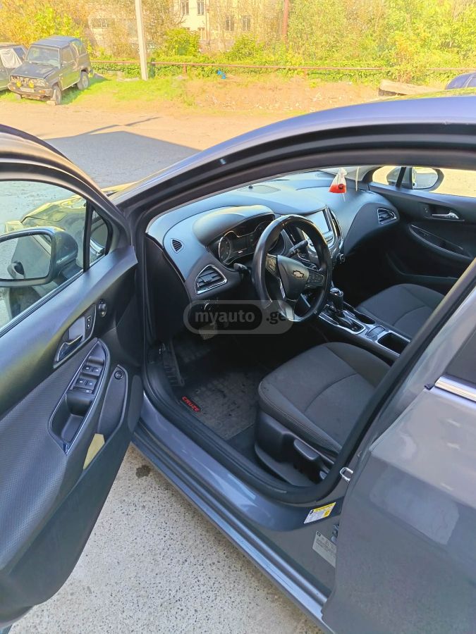 Chevrolet Cruze - фото 7