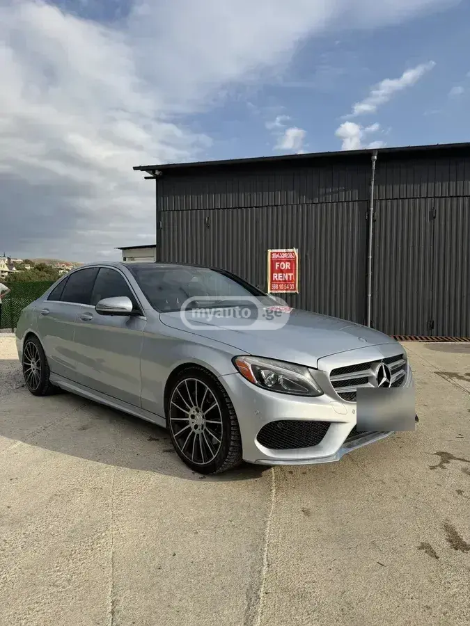 Mercedes-Benz C 300 2017 — фото 1