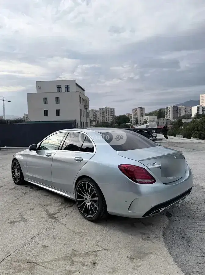 Mercedes-Benz C 300 2017 — фото 2
