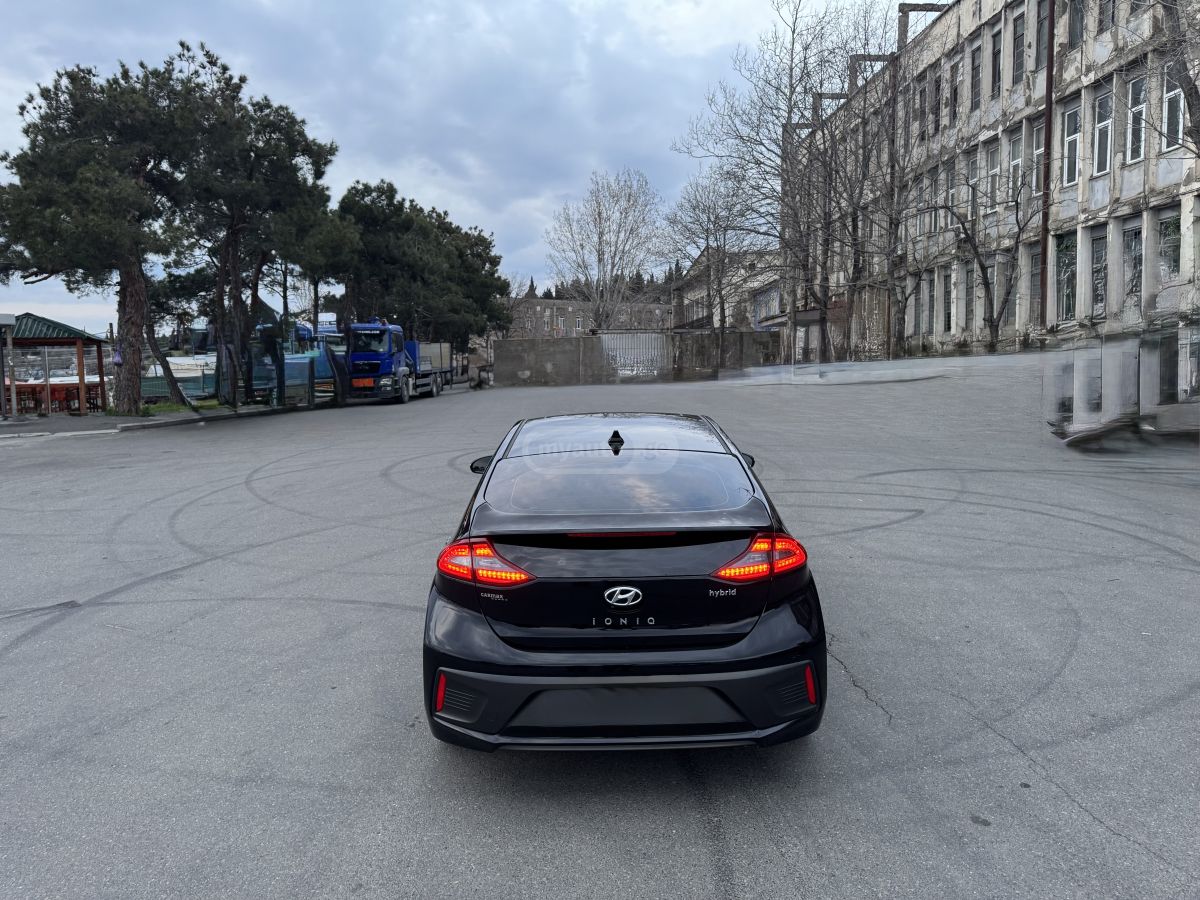 Hyundai Ioniq - фото 8