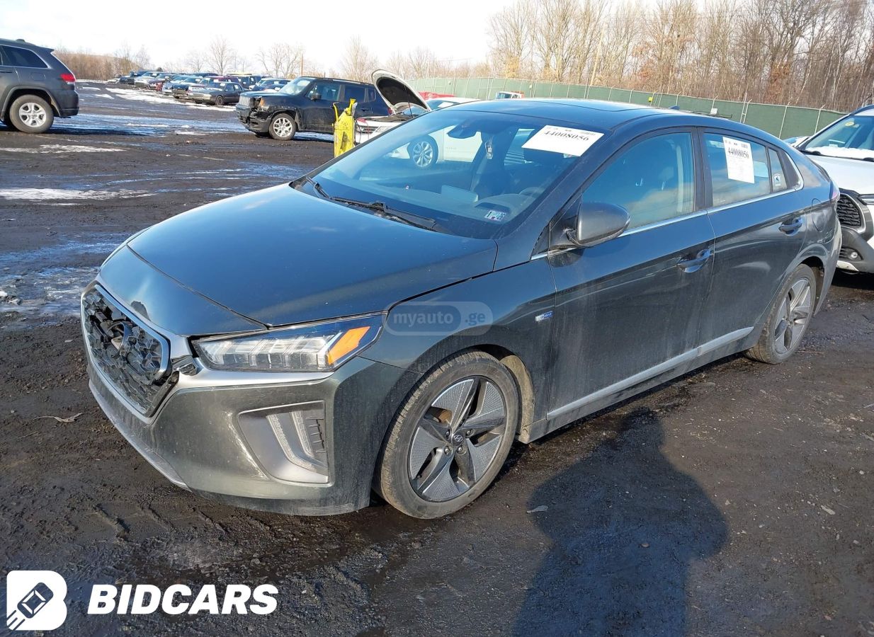 Hyundai Ioniq - фото 1