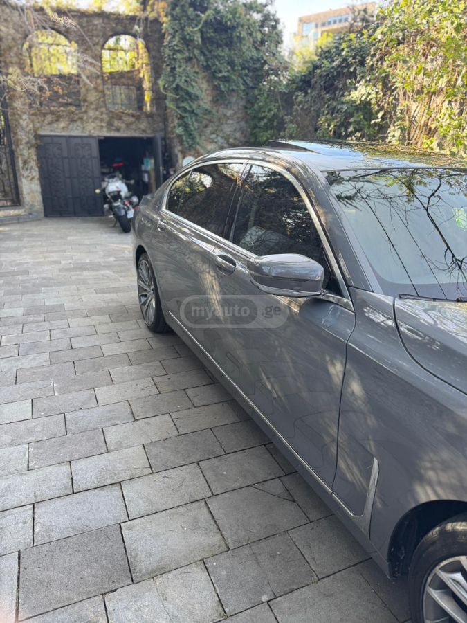 BMW 750 - фото 11