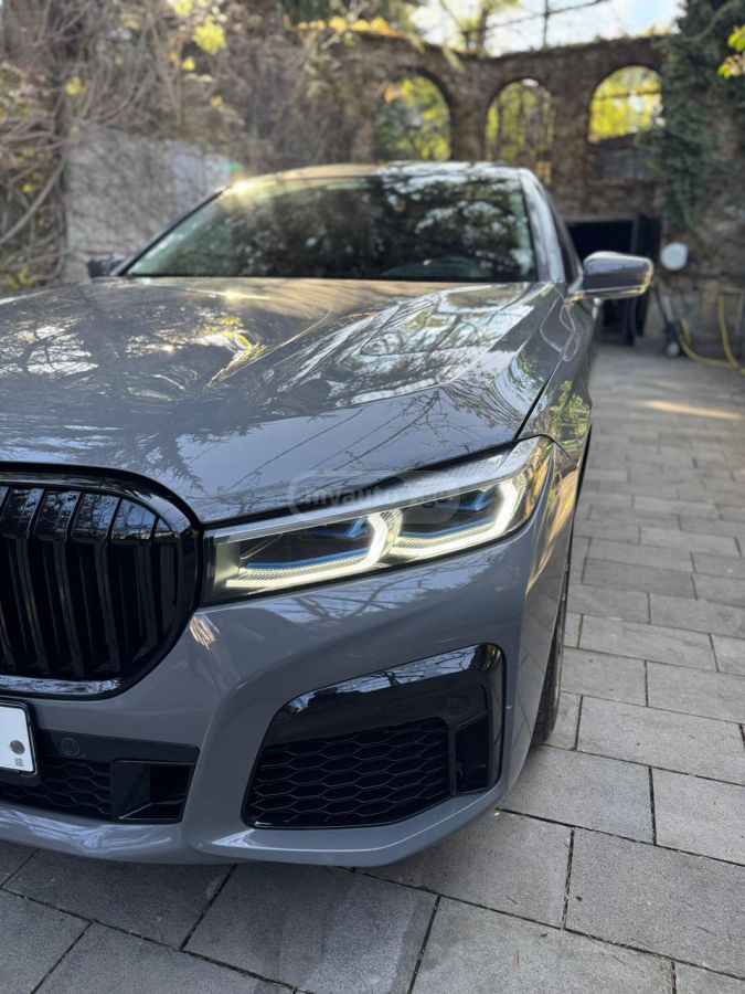 BMW 750 - фото 2